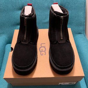 New in Box UGG Neumel Zip Platform Booties Women's Size 9 in Black